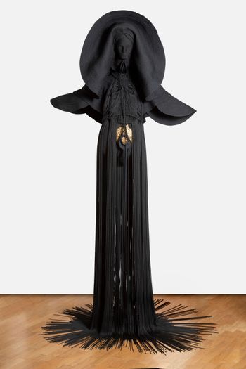 Presence Amnios by Jeanne Vicerial contemporary artwork sculpture textile