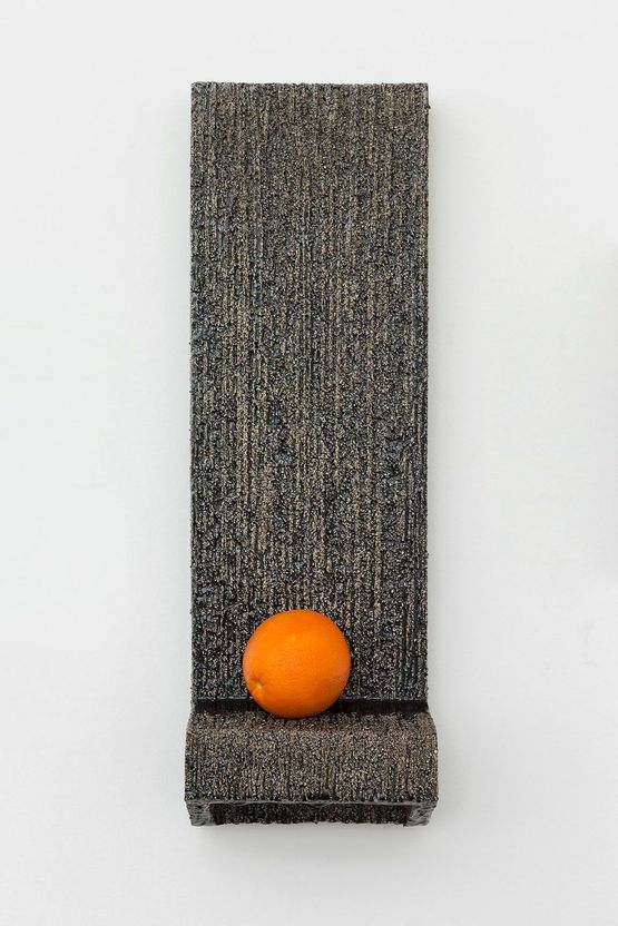 Presentoir dOrange by Johan Creten contemporary artwork Sculpture