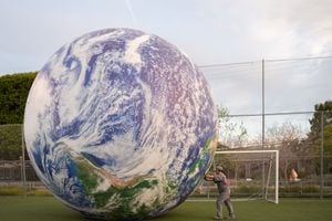 Art Is the Ideal Placeholder for Derelict Real Estate Hot Takes and Hangovers at Frieze Los Angeles