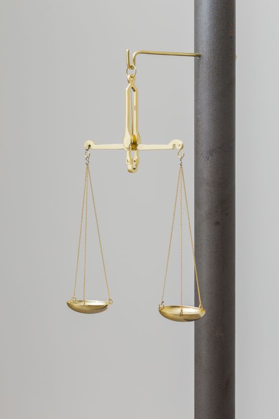 Duas medidas Two measures by Laura Vinci contemporary artwork Sculpture