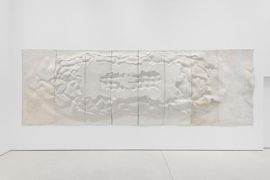 Zidul activ  The Active Wall by Miklos Onucsan contemporary artwork Sculpture