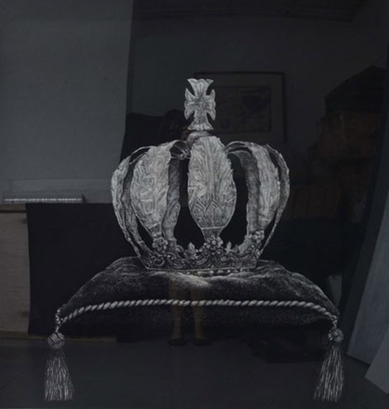 Commonwealth Project Another Country Everybody Needs a Crown by Alfredo  Isabel Aquilizan contemporary artwork Drawing