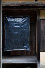 Black crawl  by Carrie Yamaoka contemporary artwork sculpture