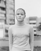 Monalisen der Vorstadte Lena Minsk by Ute Mahler  Werner Mahler contemporary artwork photography