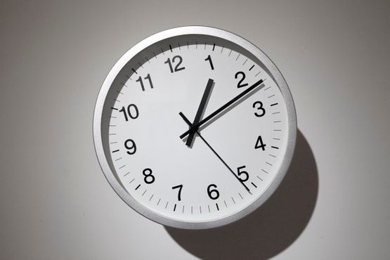 Relativity Clock by Thomas Shannon contemporary artwork Sculpture