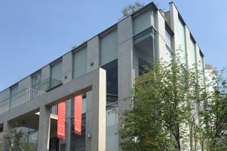 Omotesando Tokyo contemporary art gallery in
