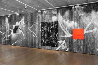 Contemporary art exhibition Gregor Hildebrandt AUF FALSCHER SEITE IN DIE FALSCHE RICHTUNG at Almine Rech London United Kingdom