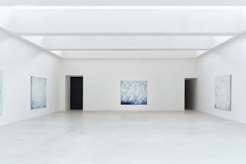 Contemporary art exhibition Raimund Girke Dominanz des Lichts at Axel Vervoordt Gallery Antwerp Belgium