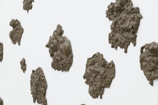 Throwing Mud by Ding Yi contemporary artwork Sculpture