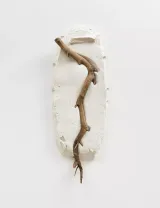 Il luogo del ramo by Paolo Icaro contemporary artwork sculpture