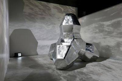 Ishu Han Wins 5 Million Yen Nissan Art Award