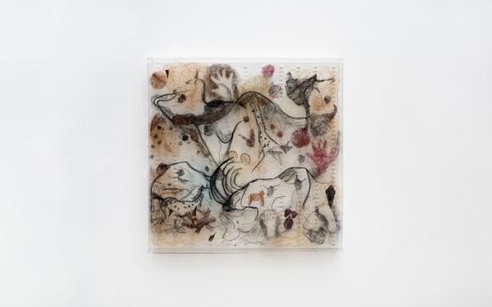 Antes do presente by Rodrigo Matheus contemporary artwork Sculpture