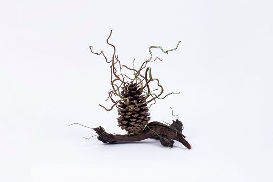 Mignon Votive  Electrifying Seedpod 7 by Haegue Yang contemporary artwork Sculpture