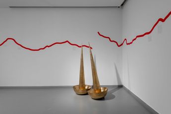 Iz Oztat contemporary artist
