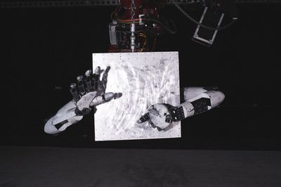 Jordan Wolfson Debuts New Robot Performer at NGA