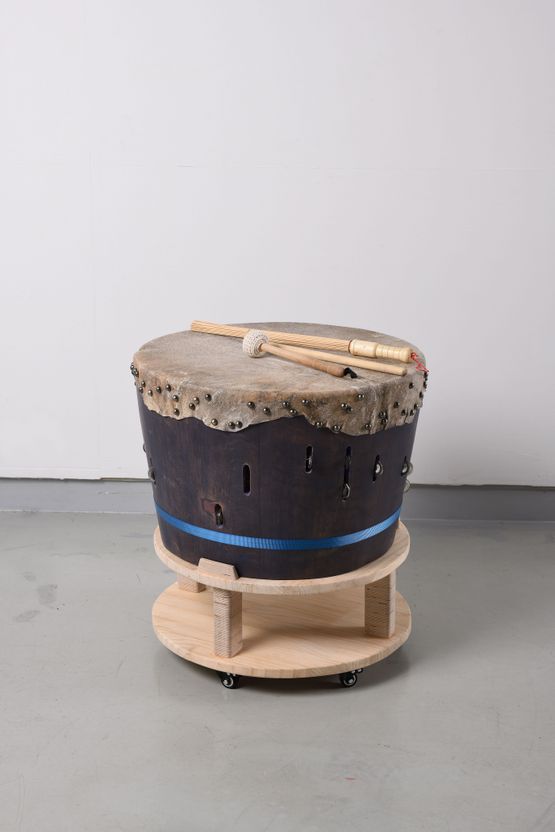 Drumming I by Yohan Han contemporary artwork Sculpture