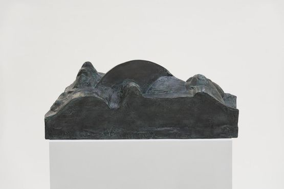 Arco-iris com montanha  Rainbow with Mountain by Joao Maria Gusmao Pedro Paiva contemporary artwork Sculpture
