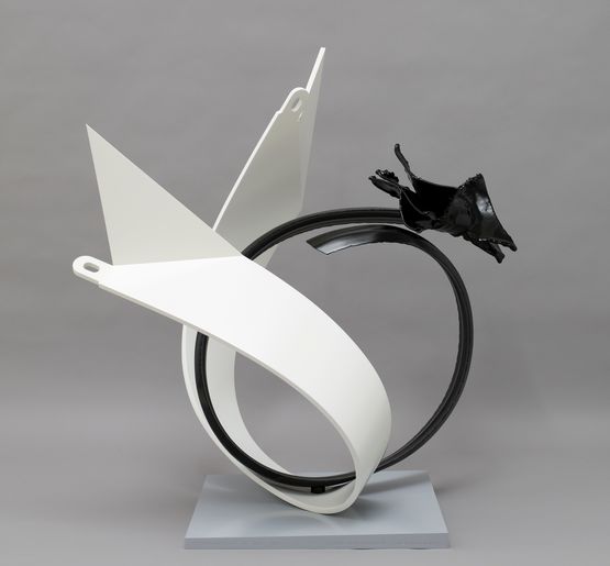 Collar and Bow 116 by Coosje Van Bruggen and Claes Oldenburg contemporary artwork Sculpture