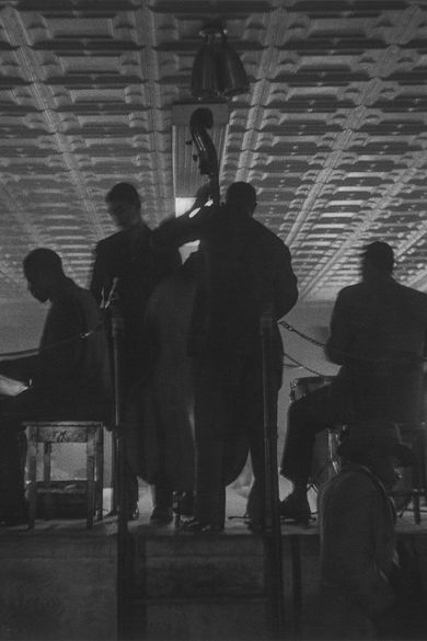 Roy DeCarava in New York: A Jazz Photographer in Subject and Technique