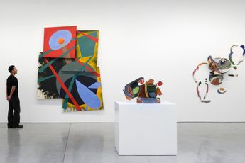 Contemporary art exhibition Elizabeth Murray Betty Woodman Elizabeth Murray and Betty Woodman at David Kordansky Gallery Los Angeles United States