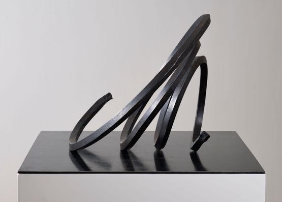 Indeterminate Line by Bernar Venet contemporary artwork Sculpture