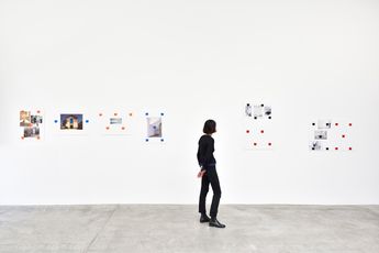Contemporary art exhibition Niele Toroni Un tout de differences at Galerie Marian Goodman Paris France