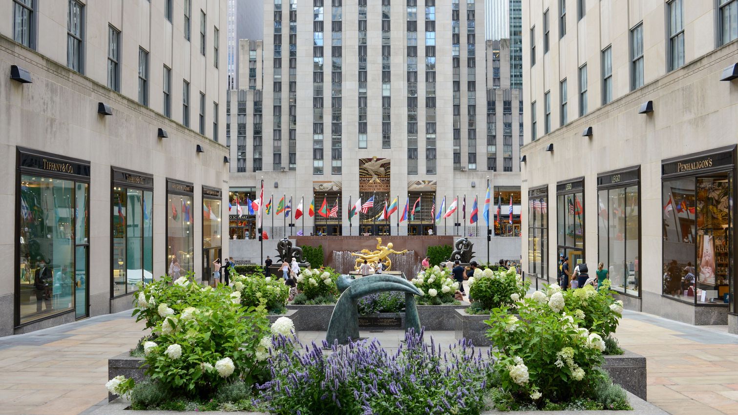 Frieze Sculpture at Rockefeller Center 2020: In Photos