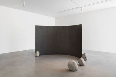 Alexander Calder and Lee Ufans Innovative Oeuvres at Kukje Gallery