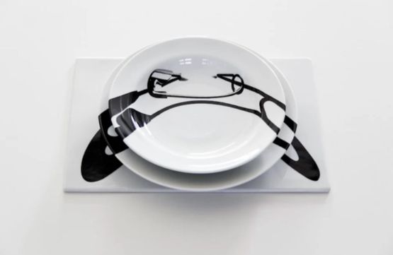 Alfinete da serie from the series Armarinhos by Regina Silveira contemporary artwork Sculpture