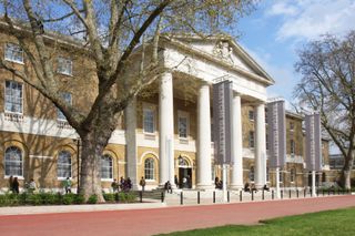 Saatchi Gallery contemporary art institution in