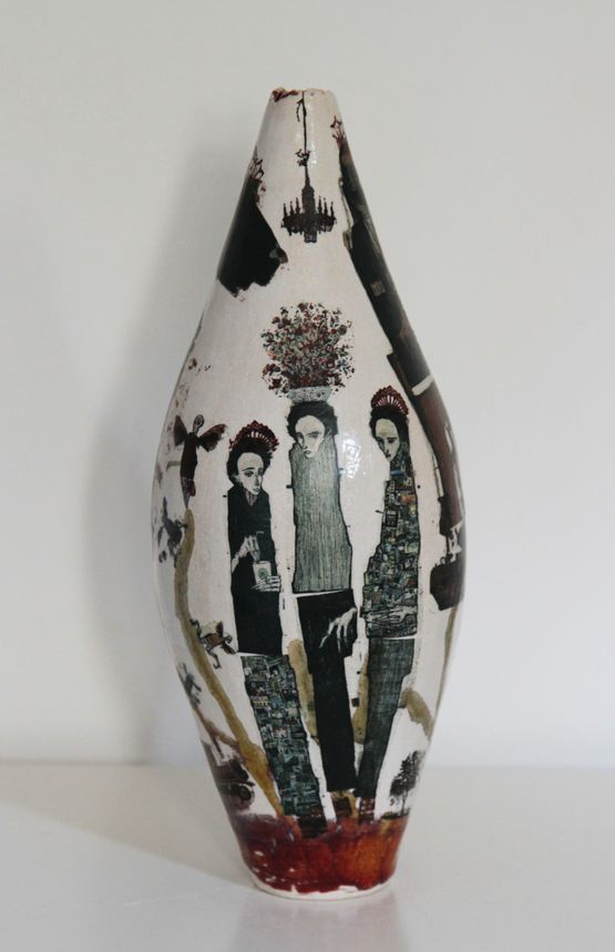 Le Roi La Reine et Les Mouches by Zena Assi contemporary artwork Sculpture