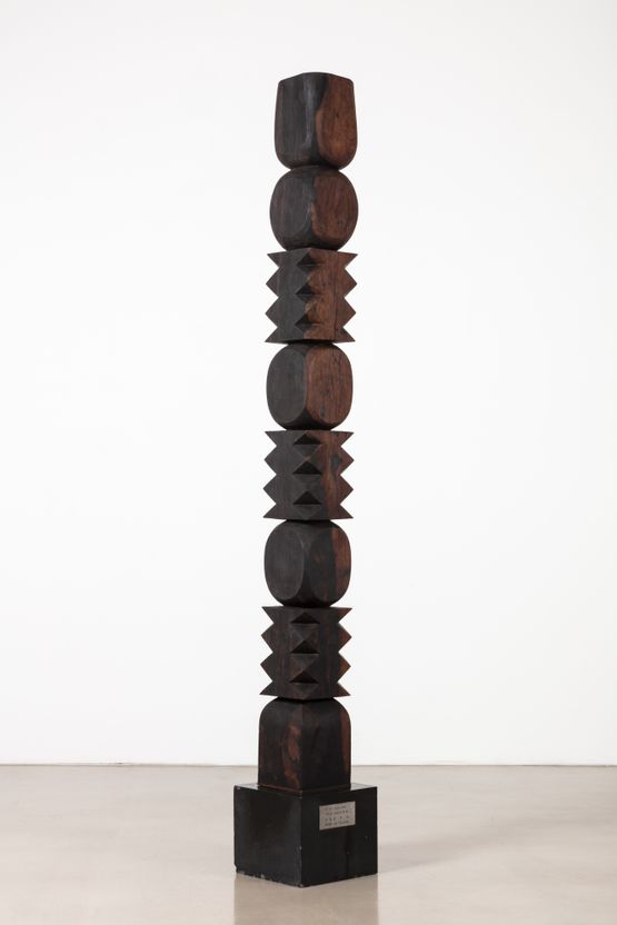 CARYATID-85 by Tai-Jung Um contemporary artwork Sculpture