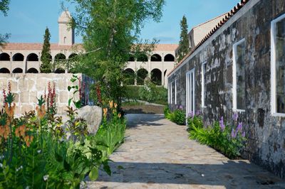 Hauser  Wirths First VR Exhibition Introduces Menorca Space