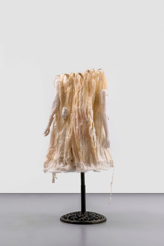 Dekonstuktion Venus by Azade Koker contemporary artwork Sculpture