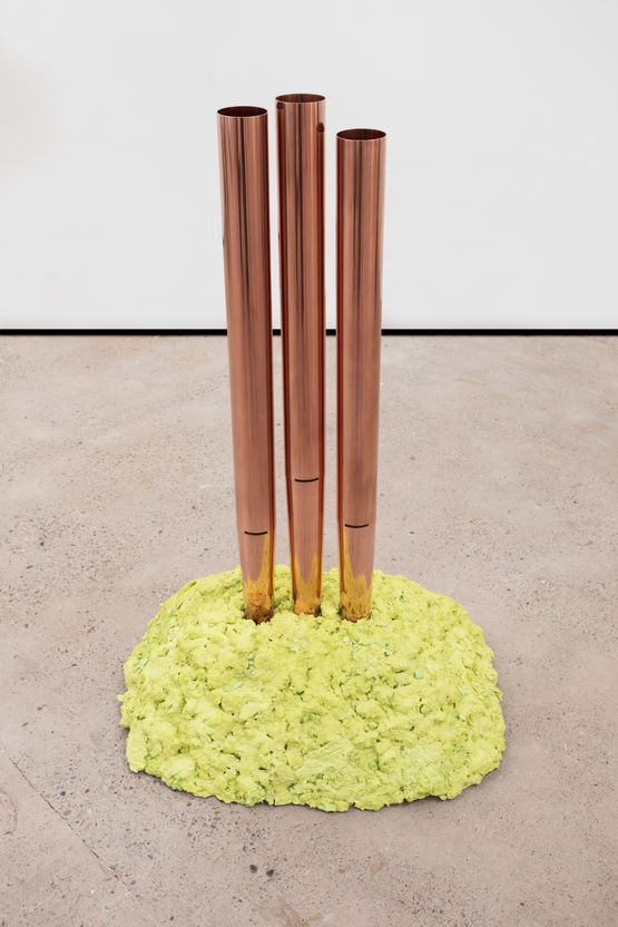 Suene y suene by Marco Giordano contemporary artwork Sculpture