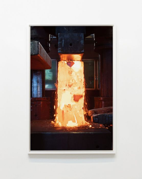 Stauchen eines Blocks auf einer Freiformschmiedepresse Dirostahl Remscheid b Upsetting an ingot on an open-die forging press Dirostahl Remscheid b by Wolfgang Tillmans contemporary artwork Print