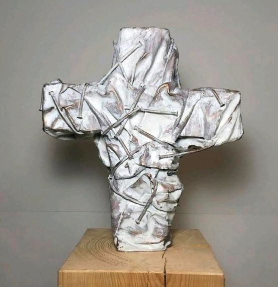 Nagelkreuz hell by Gunther Uecker contemporary artwork Sculpture