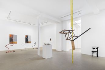 Contemporary art exhibition Group Exhibition Je suis la chaise at Galerie Chantal Crousel Paris France