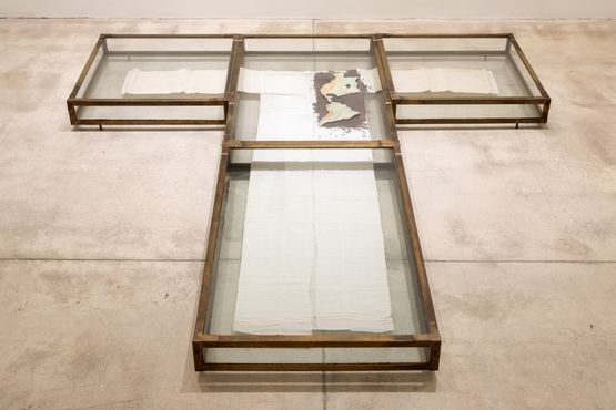 Reliquienschrein Beschreibung einer Reiseroute by Walter Pichler contemporary artwork Painting