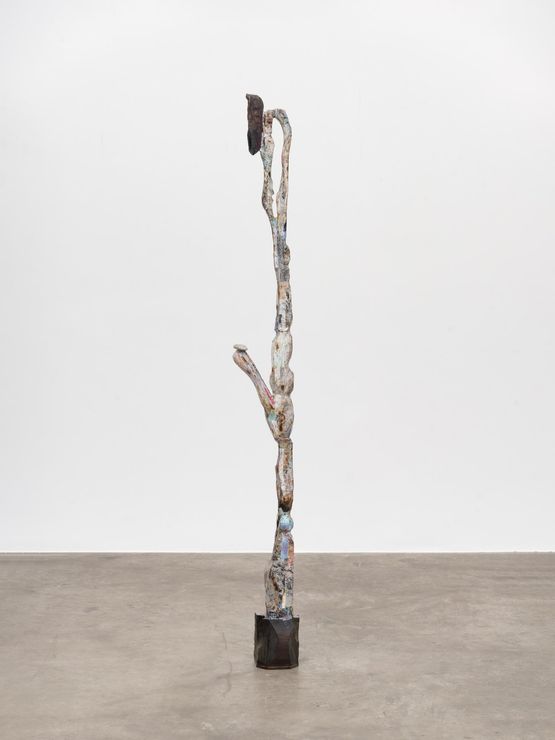 Totem Alba by Anderson Borba contemporary artwork Sculpture