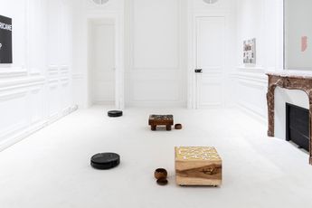 Contemporary art exhibition Rirkrit Tiravanija IN ALIENS WE TRUST at Galerie Chantal Crousel Paris France