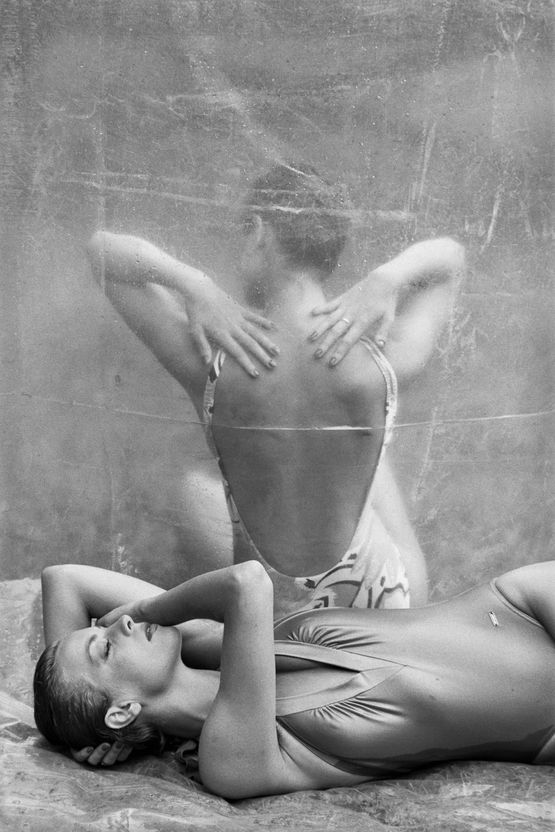 Martina und Maren Badeanzuge by Ute Mahler  Werner Mahler contemporary artwork Photography