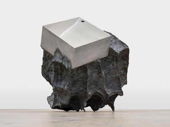 Geometria nelle mani - quadrato by Giuseppe Penone contemporary artwork Sculpture