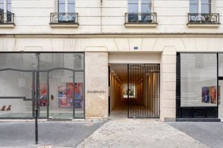 Cassandra Bird contemporary art gallery in Paris France