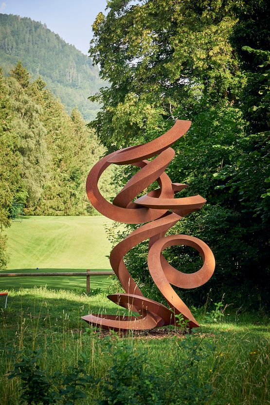 No strings attached by Pieter Obels contemporary artwork Sculpture