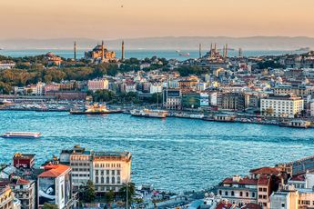 Contemporary art exhibition Istanbul Art Guide at