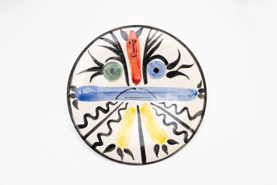 Round plate by Pablo Picasso contemporary artwork Sculpture