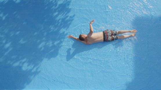 A swimming person by Atsushi Yamamoto contemporary artwork Moving Image