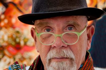Chuck Close contemporary artist