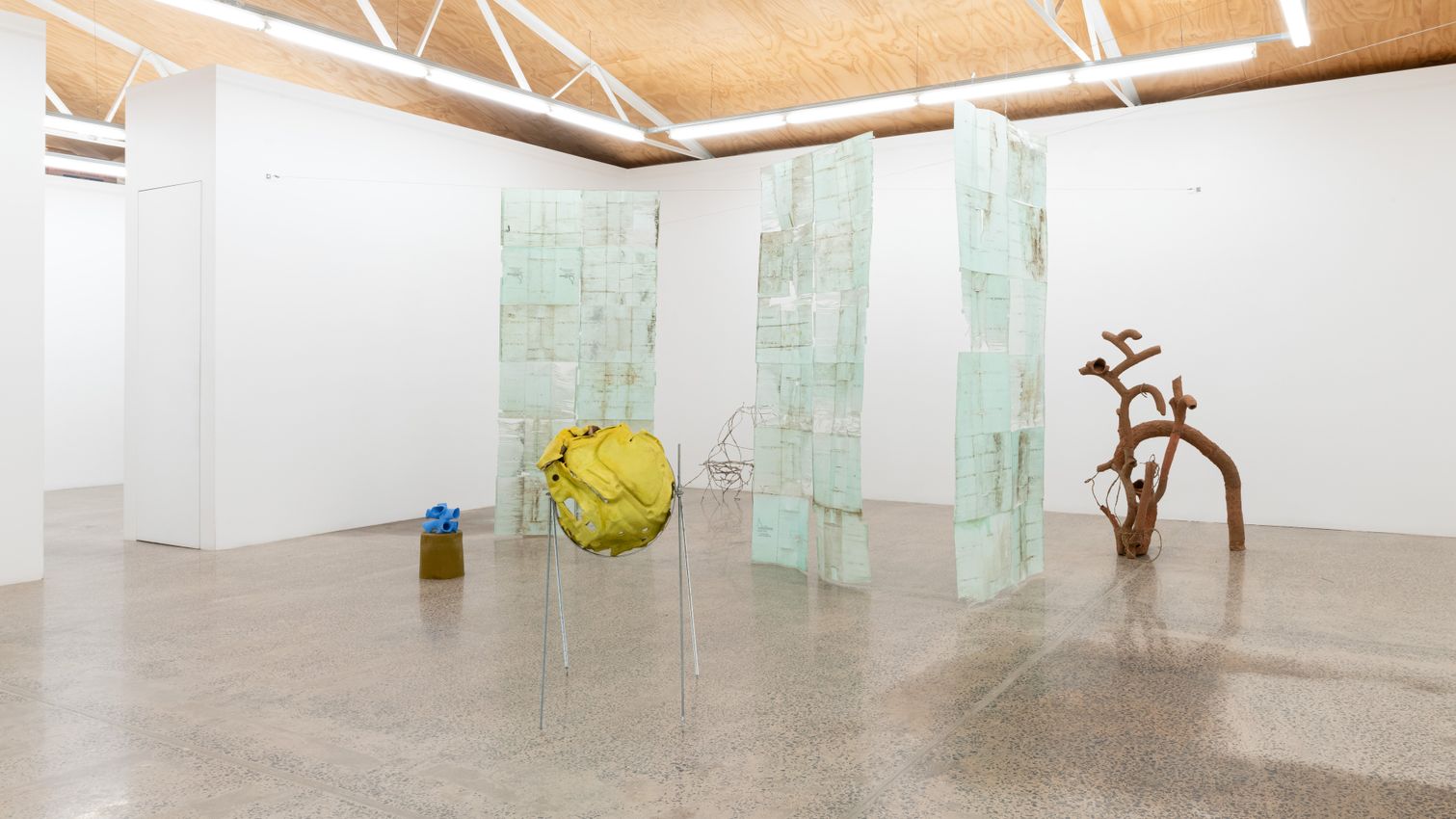 Exhibition View: Group Exhibition, To describe an active world, STATION, Melbourne (3 May–24 May 2025). Courtesy STATION, Melbourne/Sydney. Photo: Simon Strong.
